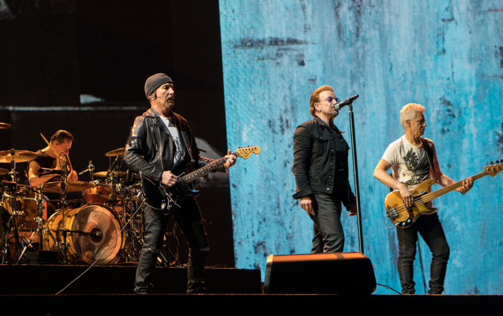 U2 eye surgery